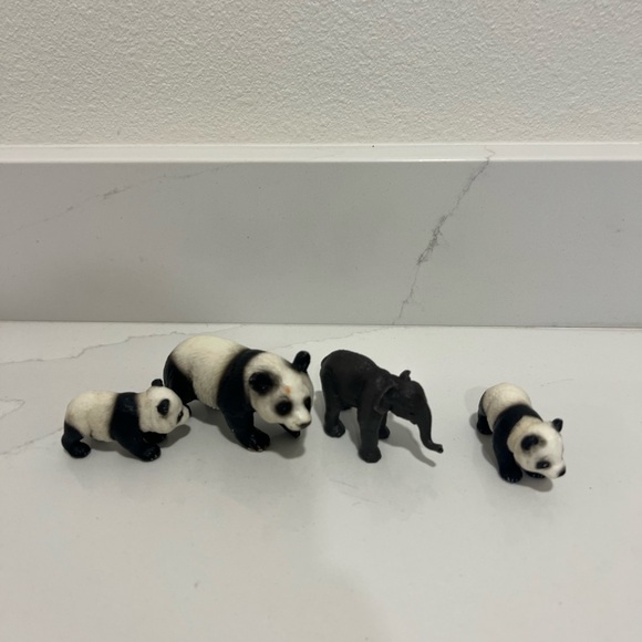 Schleich Panda and Elephant Figurine Set set of 4 - Picture 2 of 16